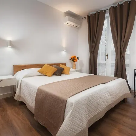 Laconella 8&4, Emma *