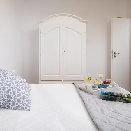 Laconella 8&4, Emma * 卡波利韦里