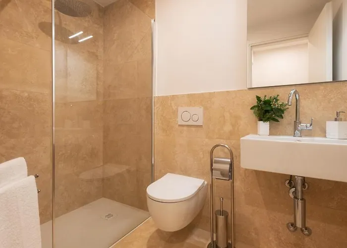 Laconella 8&4, Emma Villa