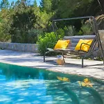 Villa Laconella 8&4, Emma *